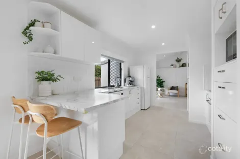 Property photo of 6 Angus Court Highland Park QLD 4211