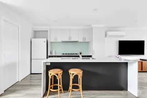 Property photo of 33 Parkfield Boulevard Charlemont VIC 3217