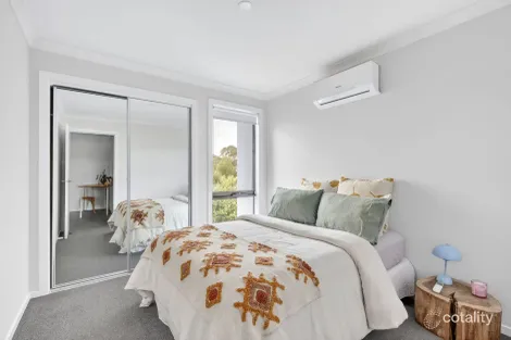 Property photo of 33 Parkfield Boulevard Charlemont VIC 3217