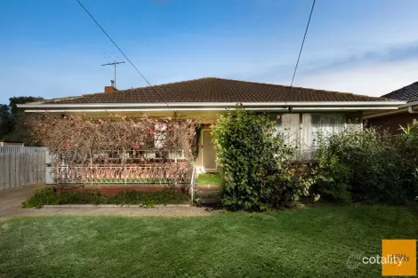 19 First Ave, Melton South, VIC 3338