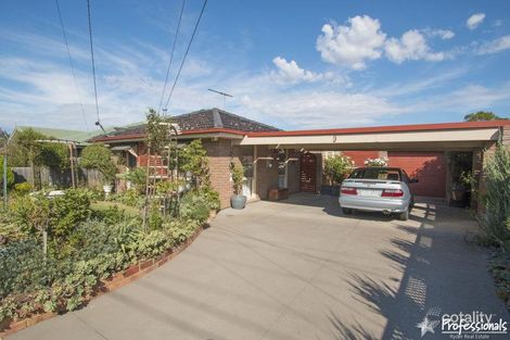 9 Marina Dr, Melton, VIC 3337