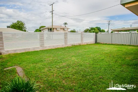 Property photo of 24 Emmalyn Close Soldiers Hill QLD 4825
