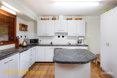 Property photo of 17 Elanora Place Glenfield Park NSW 2650