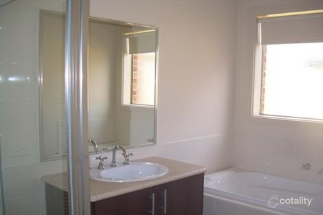 Property photo of 46 James Cook Drive Truganina VIC 3029