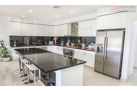 Property photo of 108 Biltmore Crescent Roxburgh Park VIC 3064
