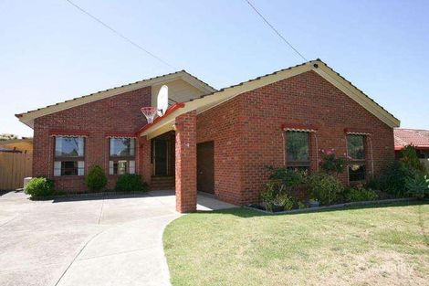 Property photo of 4 Enfield Place Craigieburn VIC 3064