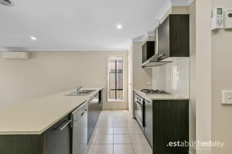 Property photo of 12 Rona Road Point Cook VIC 3030