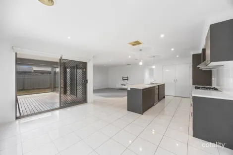 Property photo of 18 Cotswold Drive Alfredton VIC 3350