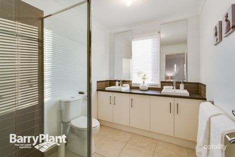 Property photo of 18 Josie Place Rosebud VIC 3939