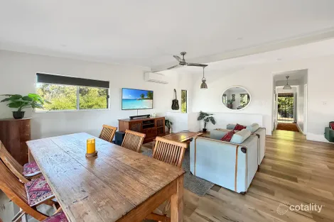 Property photo of 2 Waterside Drive Macleay Island QLD 4184