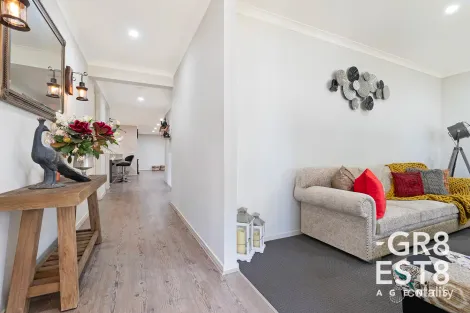 Property photo of 20 Panama Road Cranbourne West VIC 3977