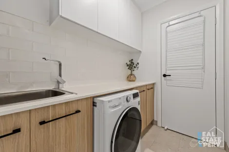 Property photo of 50 Landscape Boulevard Hampton Park VIC 3976