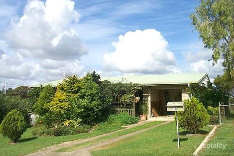 10 Pease Blossom St, Coes Creek, QLD 4560