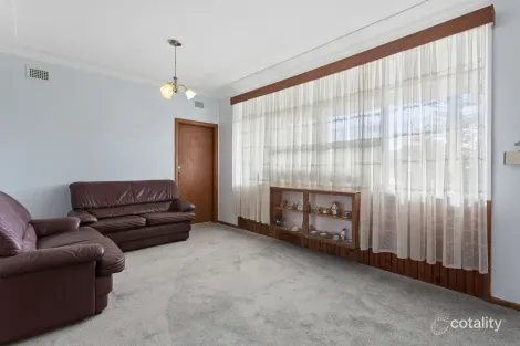 Property photo of 2 Buckle Avenue Engadine NSW 2233