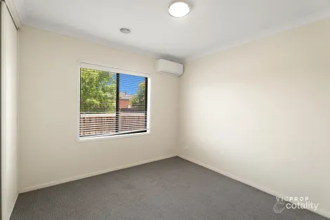 Property photo of 60 Spectacle Crescent Point Cook VIC 3030