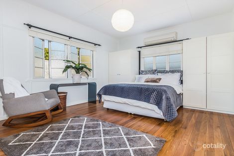 Property photo of 129 Fletcher Parade Bardon QLD 4065