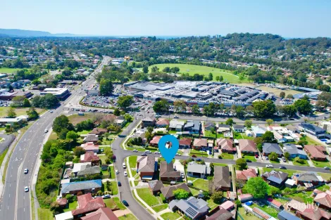 Property photo of 1/4 Grafton Avenue Figtree NSW 2525