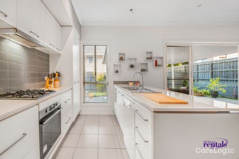 Property photo of 9 Barrier Reef Circuit Endeavour Hills VIC 3802