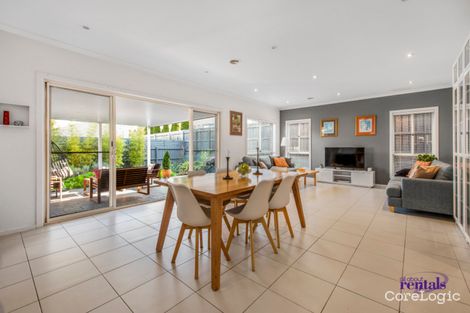 Property photo of 9 Barrier Reef Circuit Endeavour Hills VIC 3802