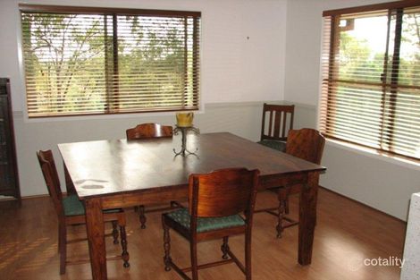 Property photo of 18 Cannington Place Helensvale QLD 4212
