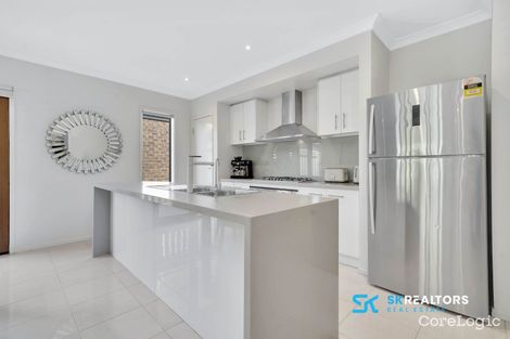 Property photo of 89 Bridgehaven Drive Craigieburn VIC 3064