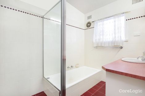 Property photo of 19 Ian Bruce Crescent Balgownie NSW 2519