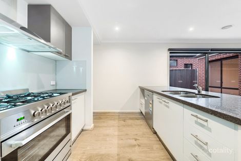 Property photo of 13 Colchester Avenue Cranbourne West VIC 3977