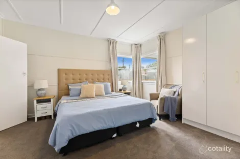 Property photo of 40 Geoffrey Street Mount Lofty QLD 4350