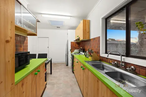 Property photo of 30 Dunkeld Avenue Sunshine North VIC 3020