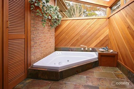 Property photo of 10 Biak Place Croydon North VIC 3136