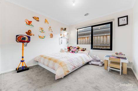 Property photo of 17 Firecrest Way Cranbourne South VIC 3977