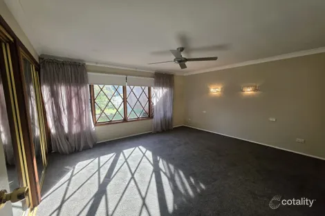 Property photo of 2 Nuthall Crescent Young NSW 2594