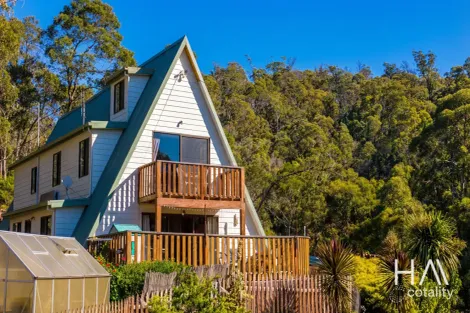 Property photo of 12 Lanena Crescent Lanena TAS 7275