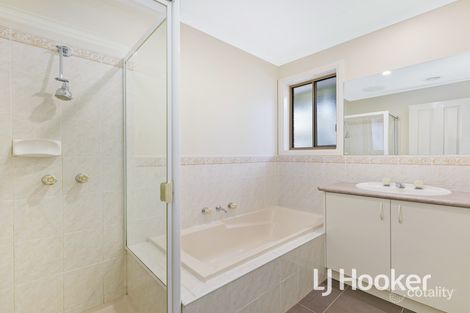Property photo of 13 Balmaceda Court Berwick VIC 3806