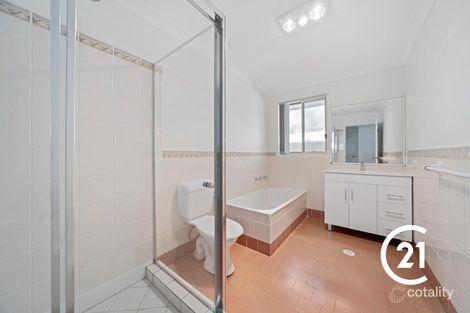Property photo of 18 Ridgeway Close West Hoxton NSW 2171