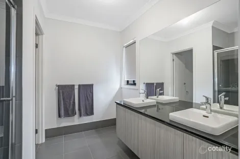 Property photo of 2 Gordal Close Angle Vale SA 5117