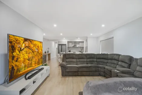 Property photo of 2 Gordal Close Angle Vale SA 5117