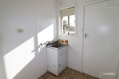 Property photo of 17 Leavenworth Drive Mount Austin NSW 2650