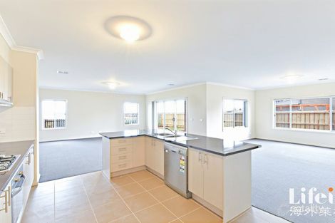 Property photo of 18 Starboard Way Werribee South VIC 3030