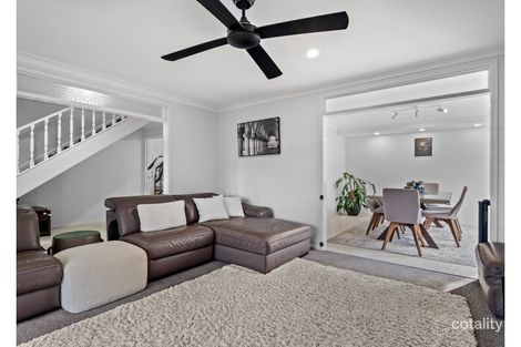 Property photo of 11 Blue Wren Close Green Point NSW 2251
