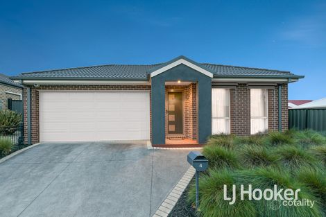 Property photo of 4 Como Chase Pakenham VIC 3810