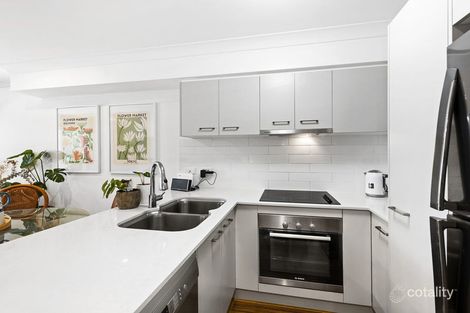 Property photo of 2/17 Pickwick Street Cannon Hill QLD 4170