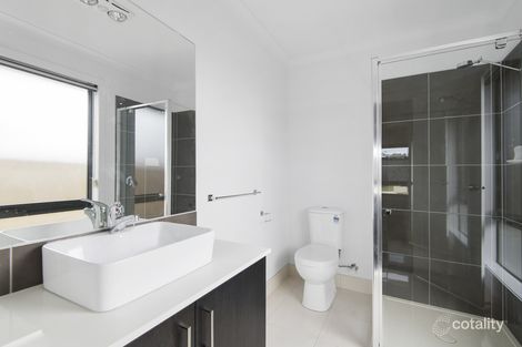 Property photo of 8 Warralily Avenue Clyde VIC 3978