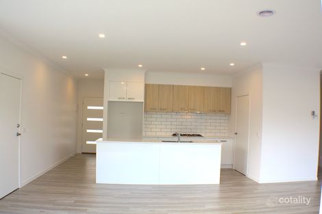 Property photo of 2/15 Robertson Street Thomson VIC 3219
