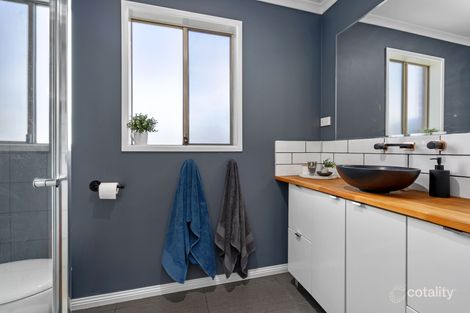 Property photo of 5 Somerton Court Darley VIC 3340