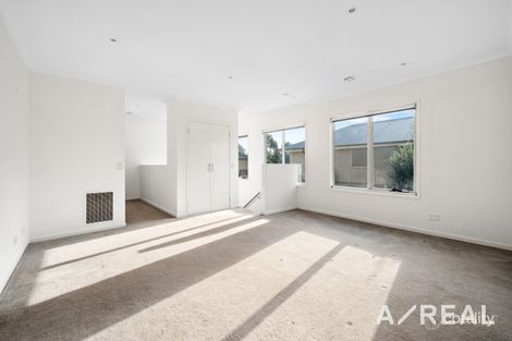 Property photo of 14 Laurimar Boulevard Doreen VIC 3754