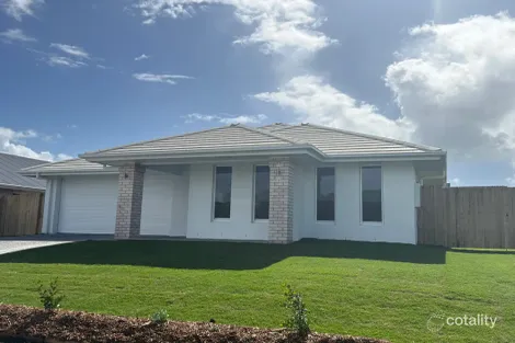 2 Cooper Cct, Nikenbah, QLD 4655