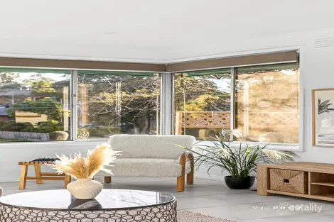 Property photo of 2 Aminya Crescent Yallambie VIC 3085