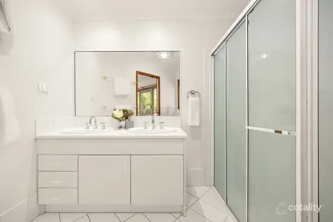 Property photo of 9 Redgum Close Bellbowrie QLD 4070