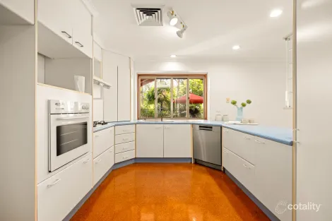 Property photo of 9 Redgum Close Bellbowrie QLD 4070